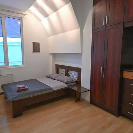 Classic Apt. On Liberty Square Tbilisi Luaran gambar